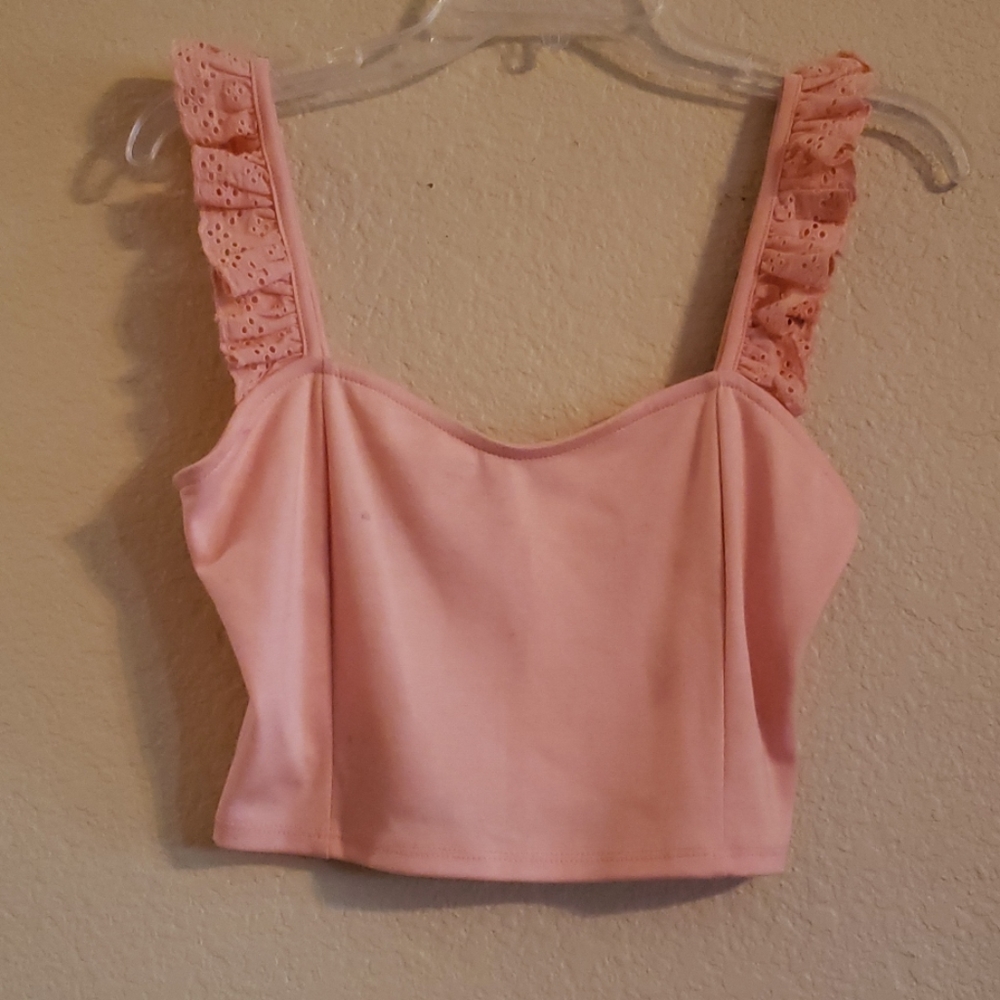 Light pink sweetheart neckline crop top.